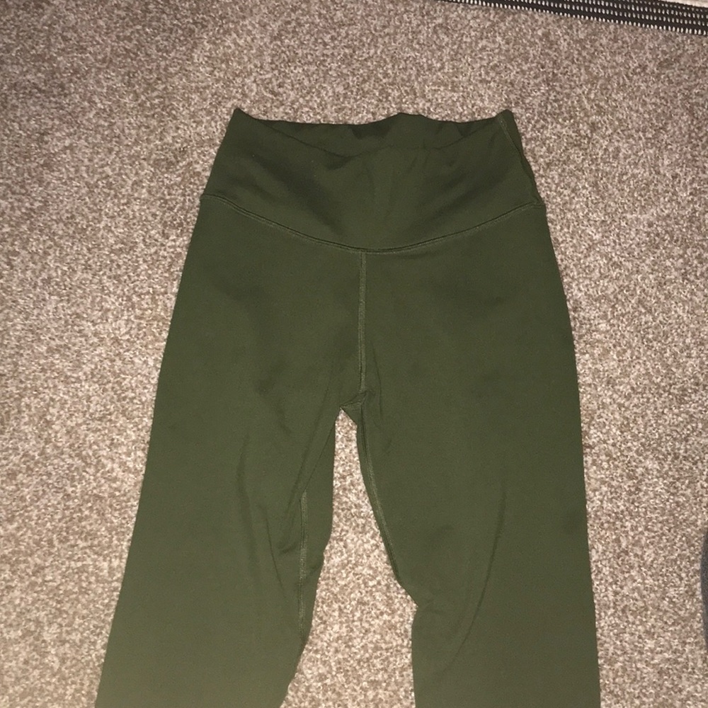 Green fabletics leggings